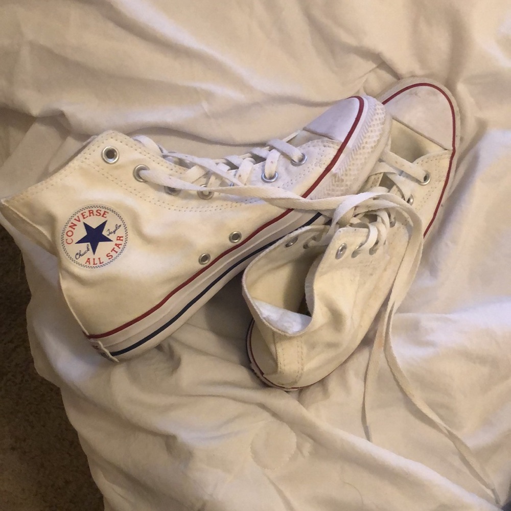 Classic converse white